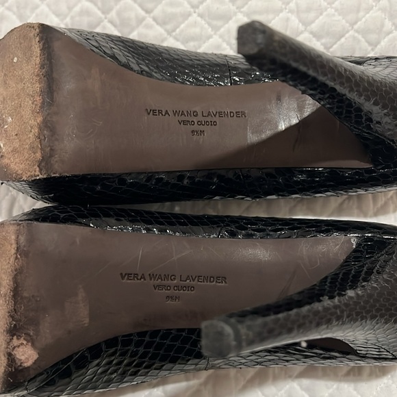 Vera Wang Lavender black platform pump. Since 9.5M - Picture 3 of 10